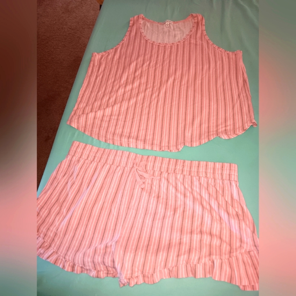 Women's size XL, Seeing Stars two piece pajama set